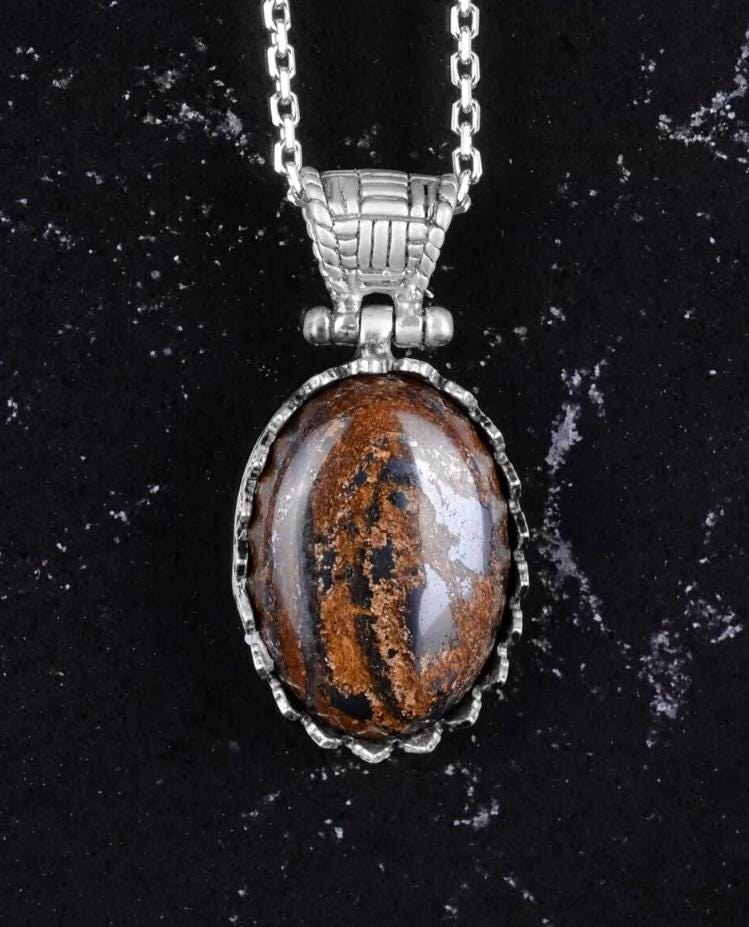 Djinn Khodam — Powerful Magical Genie Necklace for Love, Money & Wealth | Spiritual Amulet with Protection Energy | Manifestation Jewelry — view 1