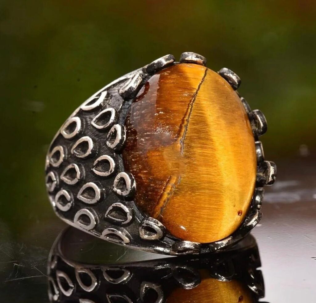 Djinn Khodam — The Spiritual Guardian Ring Key to Power Sacred Protection and Wealth - Djinn of Wealth and Luxury - only 1 of this — view 1